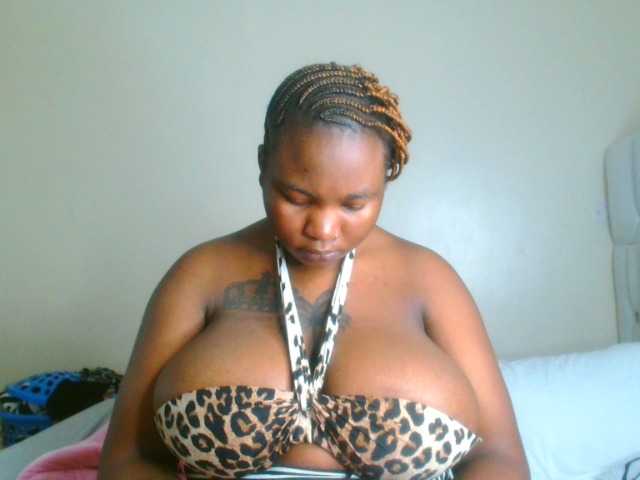 bustymelons69 live cam on BongaCams