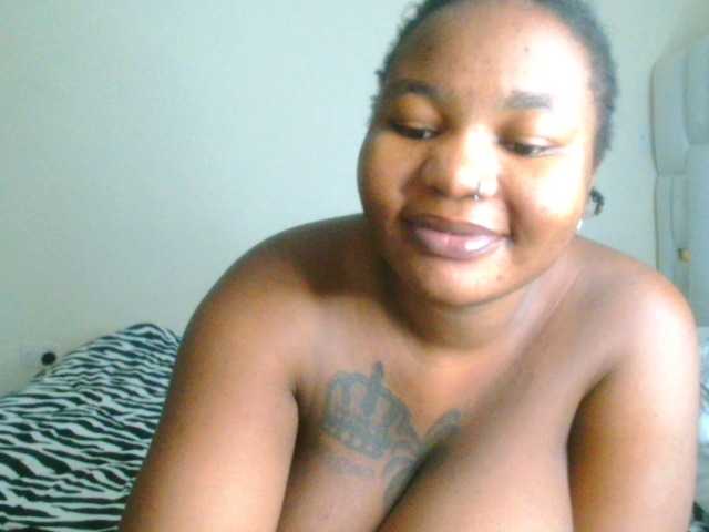 bustymelons69 live cam on BongaCams