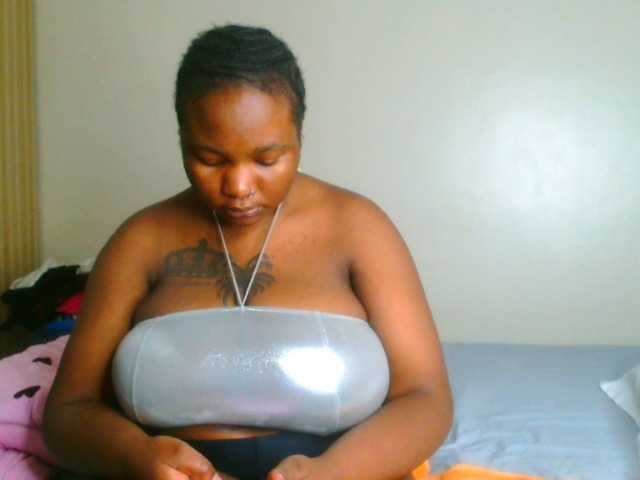 bustymelons69 live cam on BongaCams