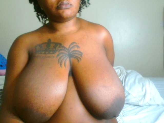 bustymelons69 live cam on BongaCams