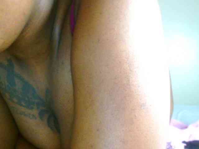 bustymelons69 webcam
