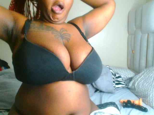 bustymelons69 webcam