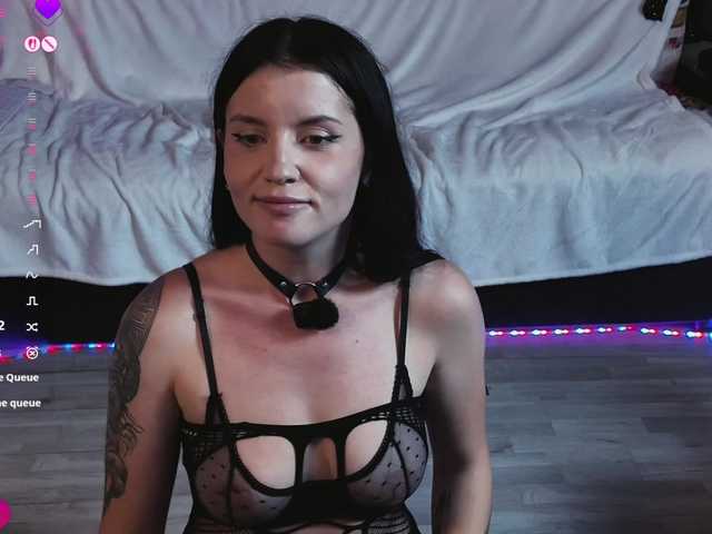 LilyBellee live cam on BongaCams
