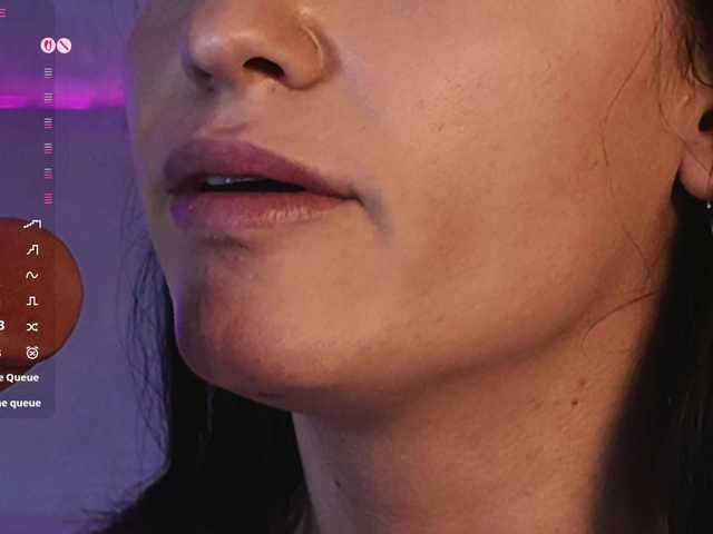 LilyBellee live cam on BongaCams