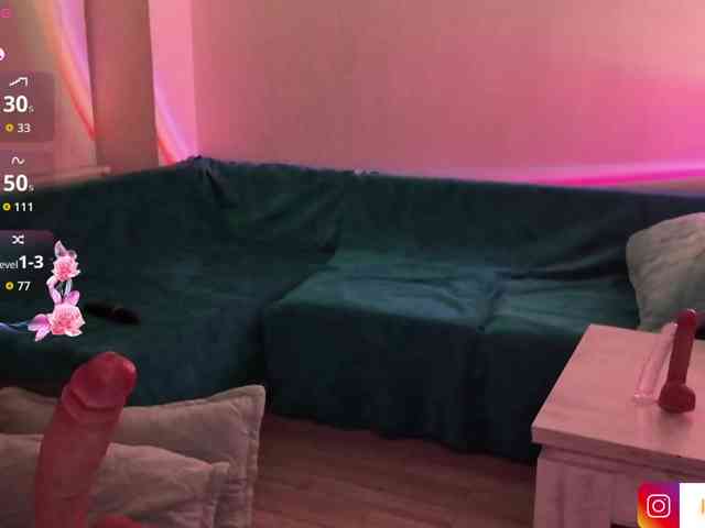 LilyBellee webcam