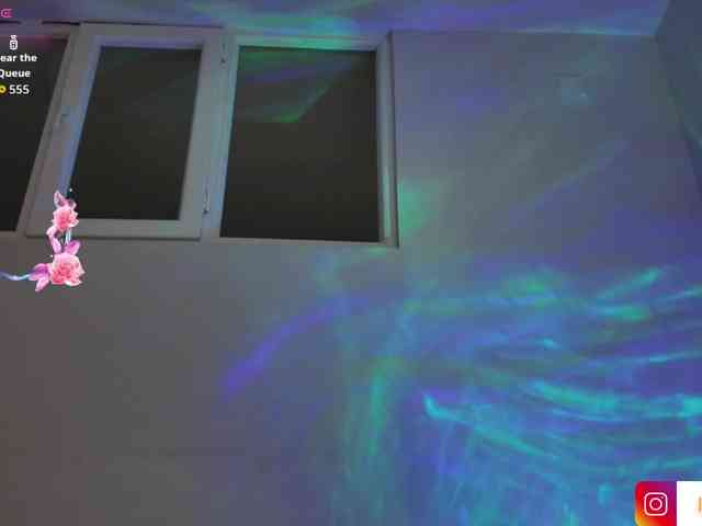 LilyBellee webcam