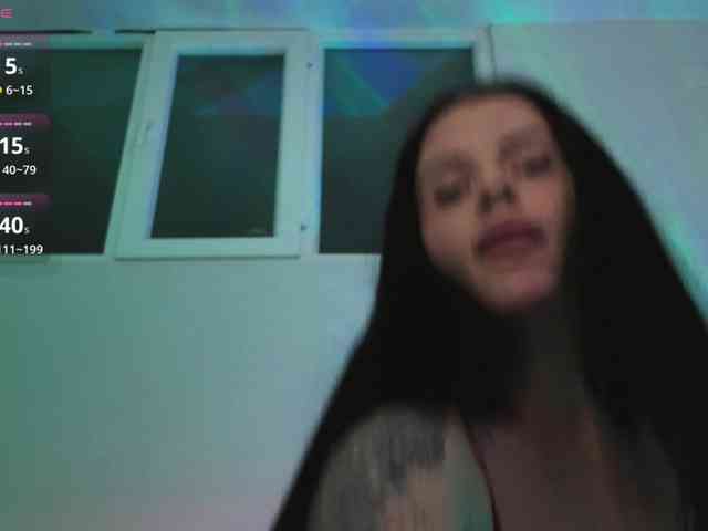 LilyBellee webcam