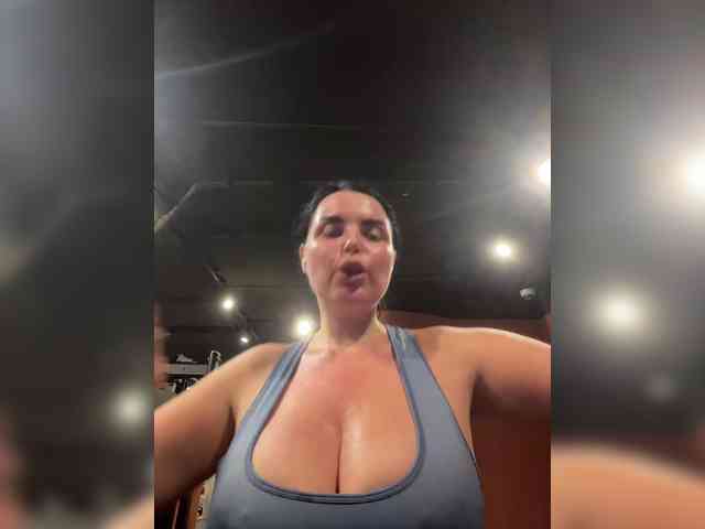 Модель: MissBooobs