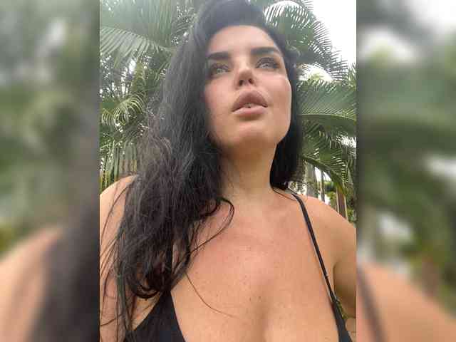 MissBooobs webcam