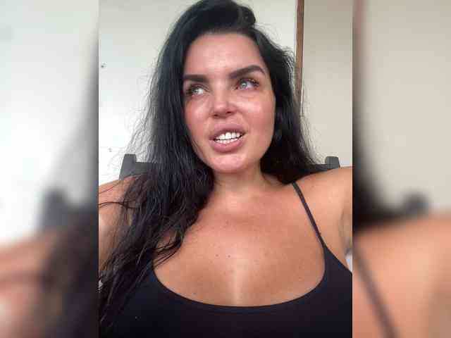 MissBooobs webcam