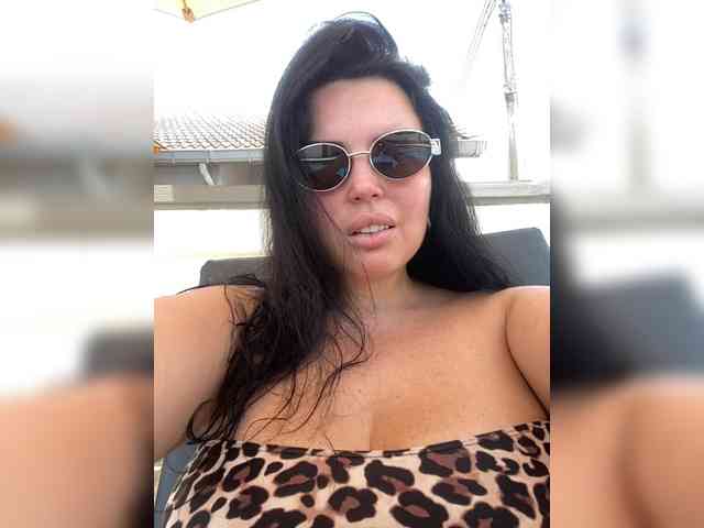 MissBooobs webcam