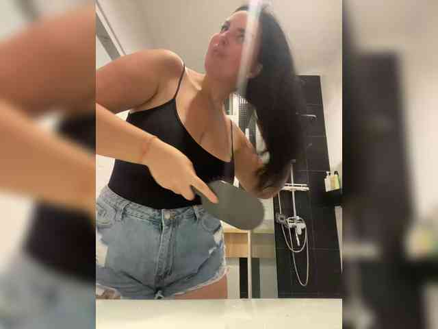 MissBooobs webcam
