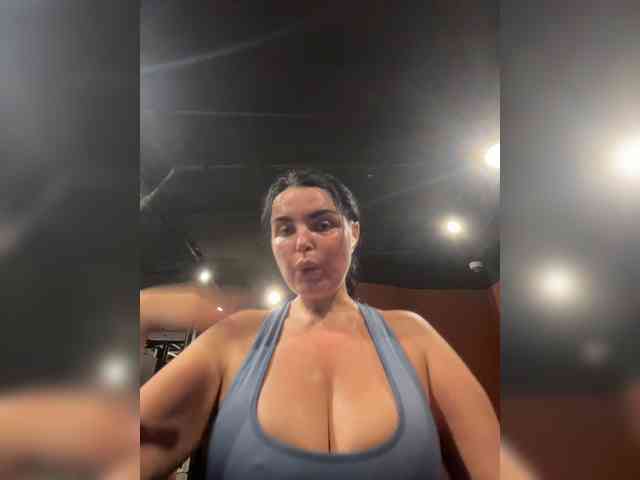 MissBooobs webcam