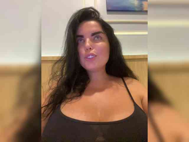 MissBooobs webcam