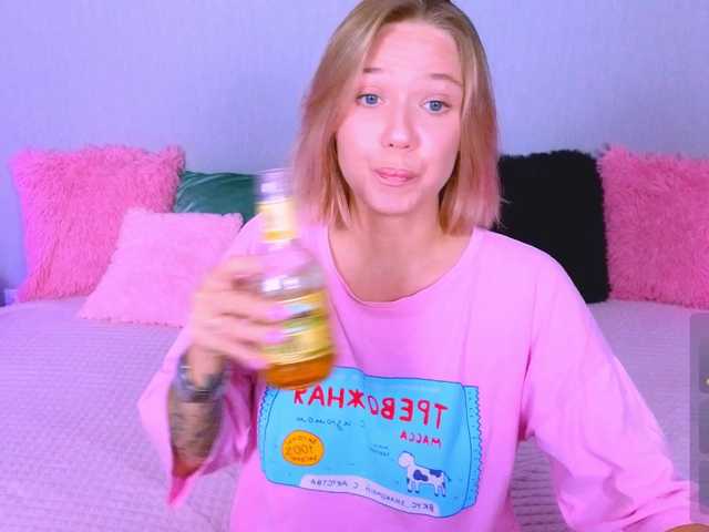 WhiteSoul Live Cam on BongaCams