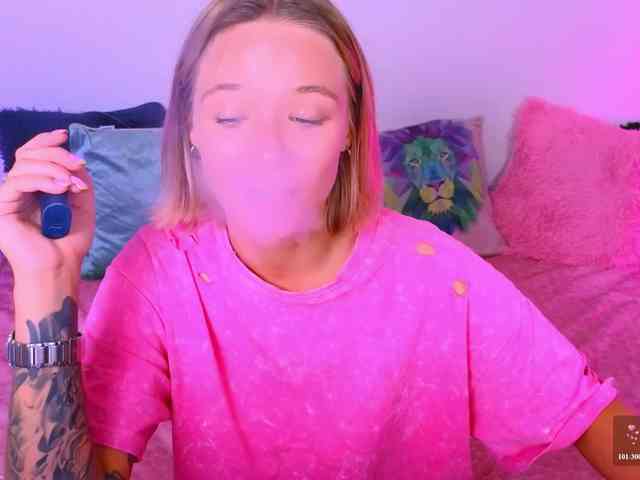 WhiteSoul Live Webcam on BongaCams