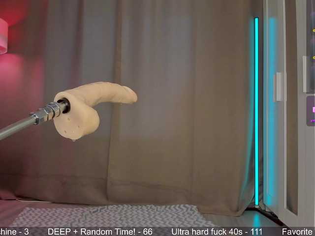 Juicy-Vikki live cam on BongaCams