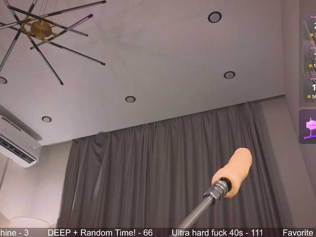 Juicy-Vikki live cam on BongaCams