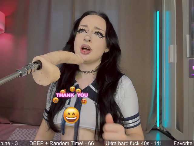 Juicy-Vikki live cam on BongaCams