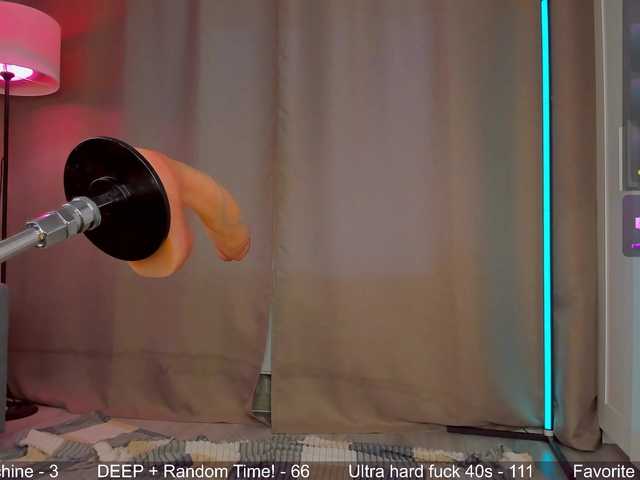 Juicy-Vikki live cam on BongaCams