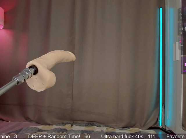 Juicy-Vikki live cam on BongaCams