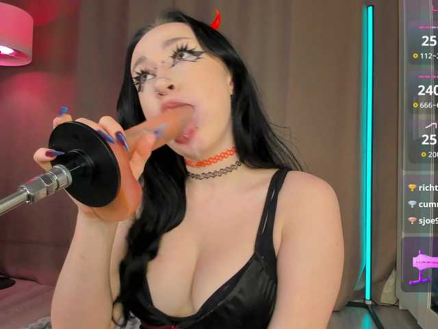 Juicy-Vikki