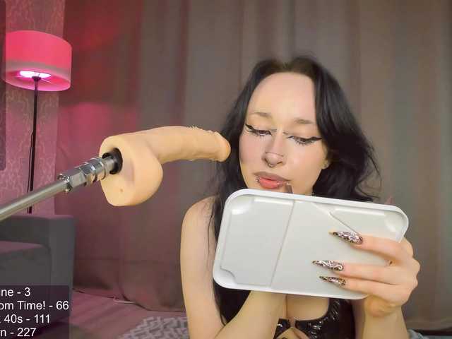 Juicy-Vikki live cam on BongaCams
