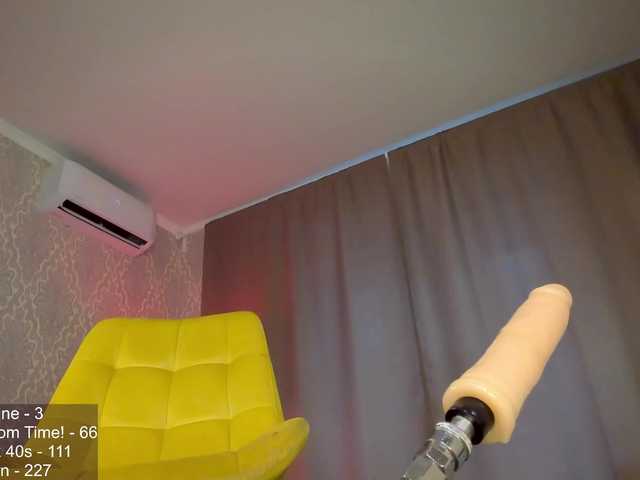 Juicy-Vikki live cam on BongaCams