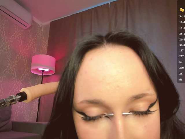 Juicy-Vikki