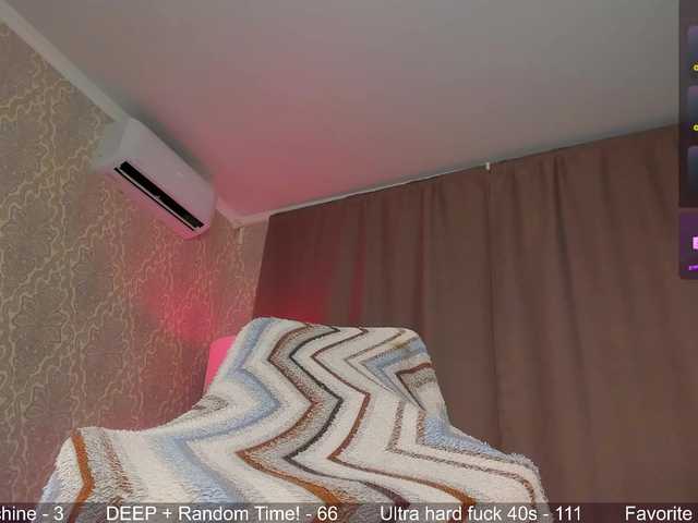 Juicy-Vikki live cam on BongaCams