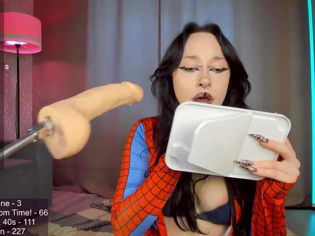 Juicy-Vikki live cam on BongaCams