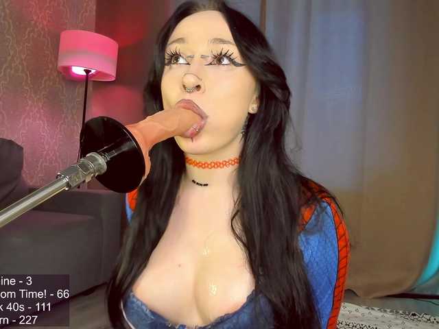 Juicy-Vikki live cam on BongaCams