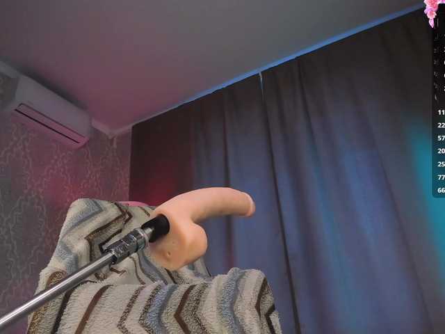 Juicy-Vikki's BongaCams show and profile