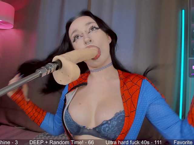 Juicy-Vikki live cam on BongaCams