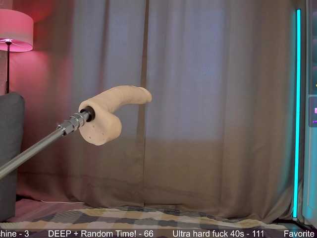 Juicy-Vikki live cam on BongaCams