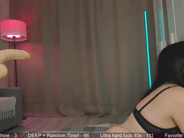 Juicy-Vikki live cam on BongaCams
