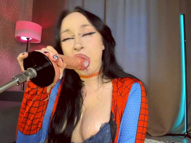 Juicy-Vikki live cam on BongaCams