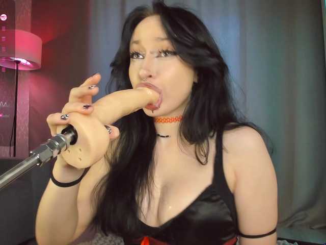 Juicy-Vikki live cam on BongaCams