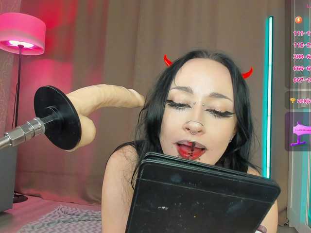 Juicy-Vikki live cam preview