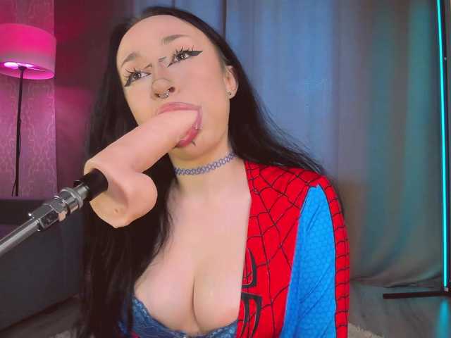 Juicy-Vikki