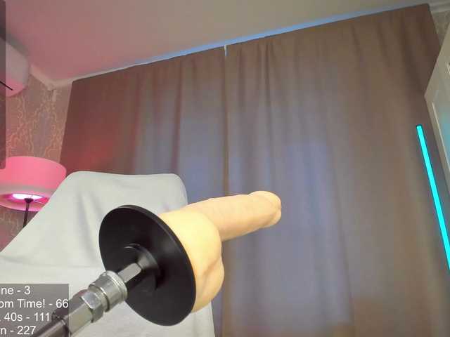 Juicy-Vikki live cam on BongaCams