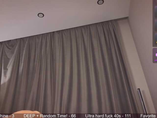 Juicy-Vikki live cam on BongaCams