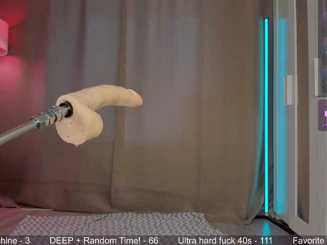 Juicy-Vikki live cam on BongaCams