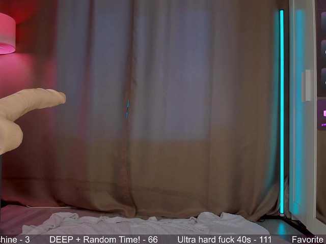 Juicy-Vikki live cam on BongaCams