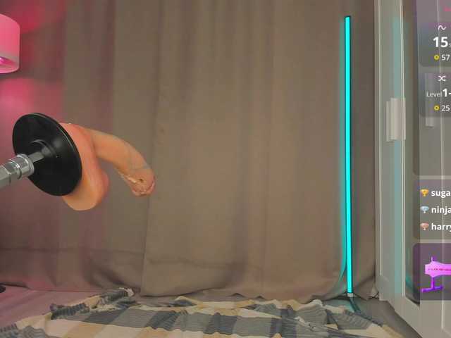 Juicy-Vikki live cam on BongaCams