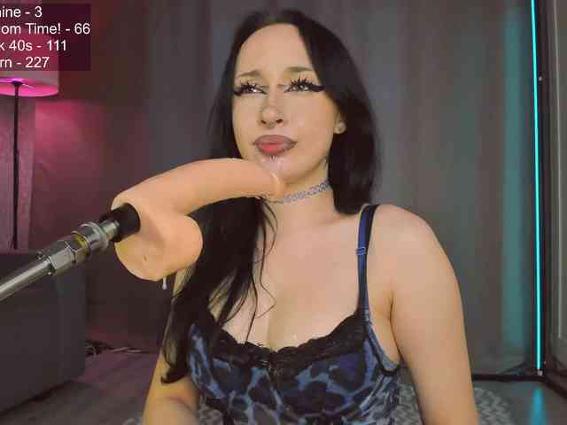 Juicy-Vikki