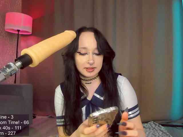 Juicy-Vikki