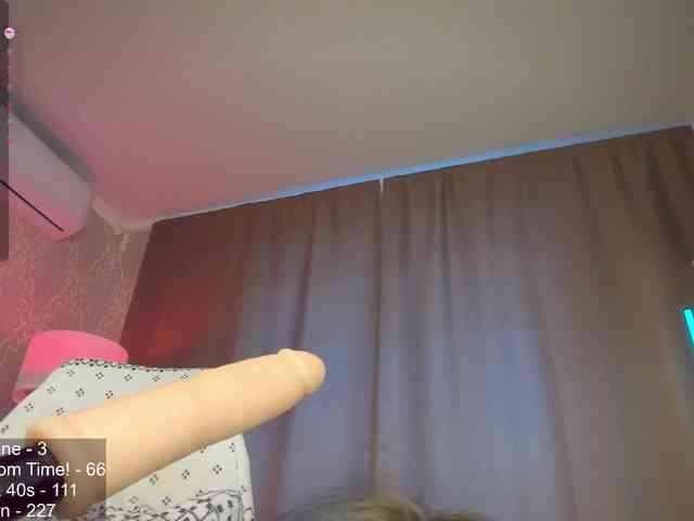 Juicy-Vikki webcam