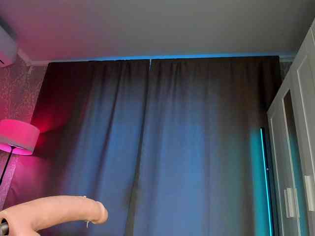 Juicy-Vikki webcam