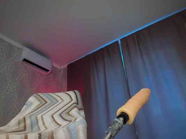 Juicy-Vikki webcam